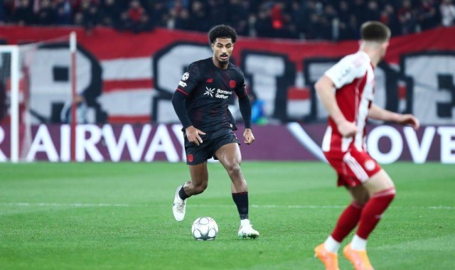 欧冠对决：勒沃库森VS比利亚雷亚尔，华丽告别西甲联赛！比分预测与赛事分析