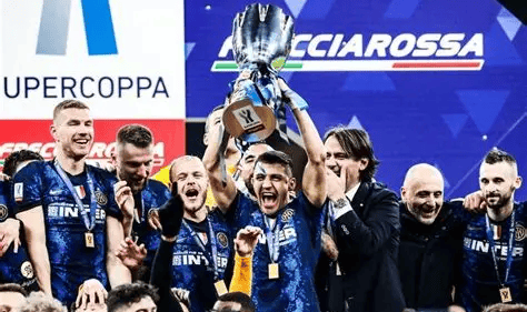 意甲：国米稳坐榜首冲胜，罗马抢分续命，宿敌对决一触即发