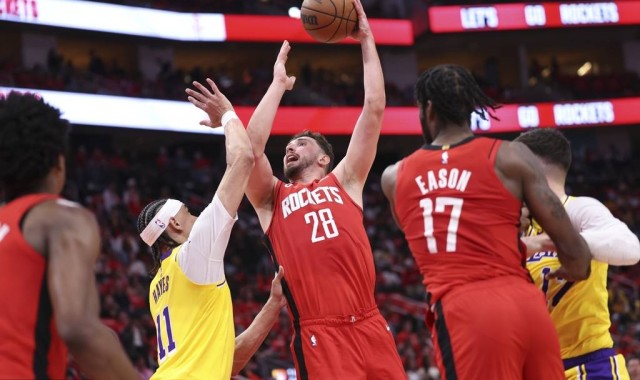 12秒丢6分！火箭连续失误葬送胜利 0-3落后濒临出局