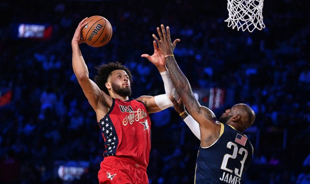 爱德华兹8分获MVP詹姆斯5+4 星辰队大胜条纹队夺冠