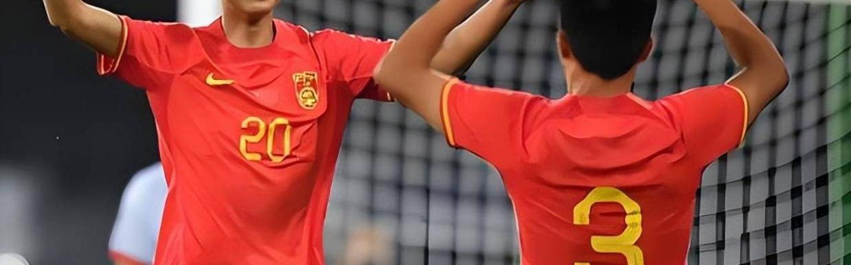 李镇全将被德甲狼堡队以490万转会费引进，重庆球迷祝福回应，却是假新闻